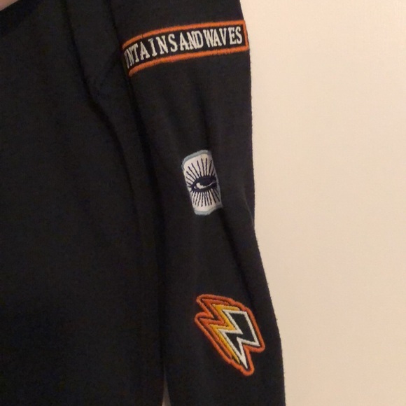 Roxy Long Sleeve - Picture 2 of 3